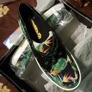 Men's size 10 Loudmouth shoes